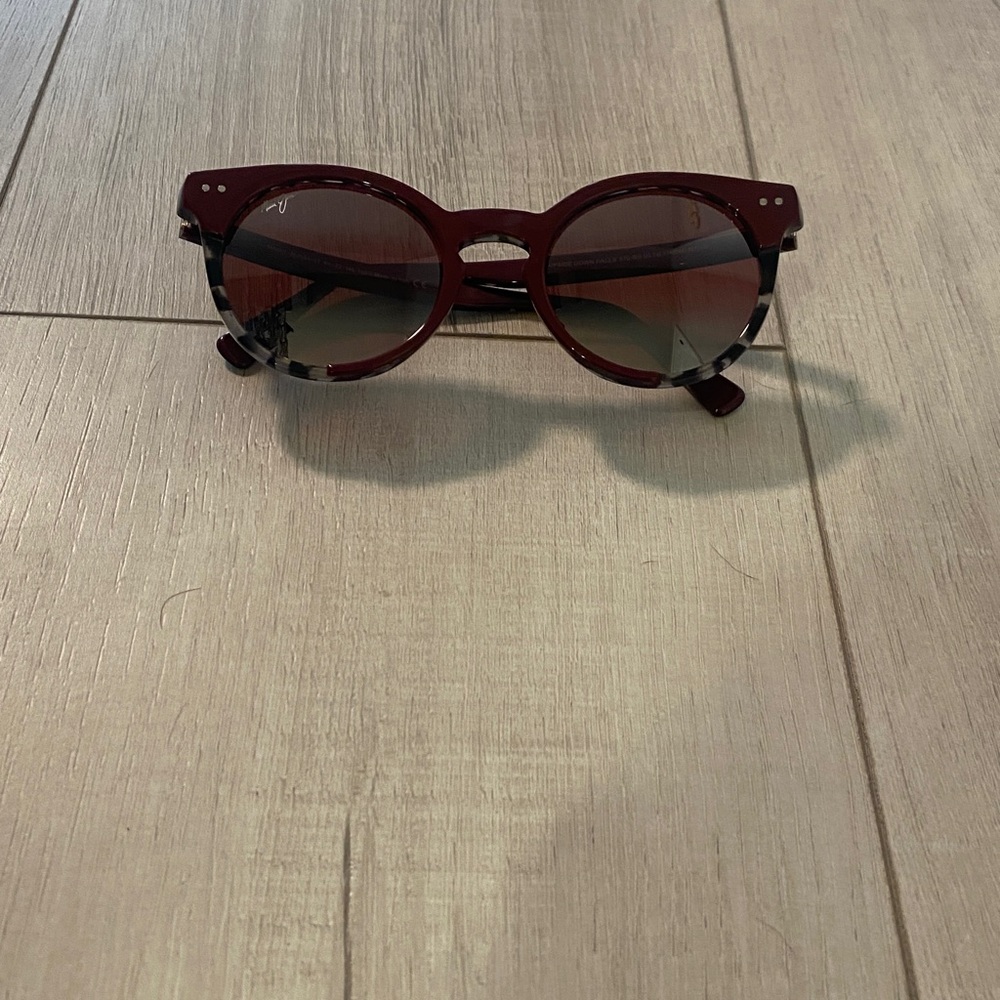 Maui Jim Upside Down Falls Burgundy - Picture 2 of 7